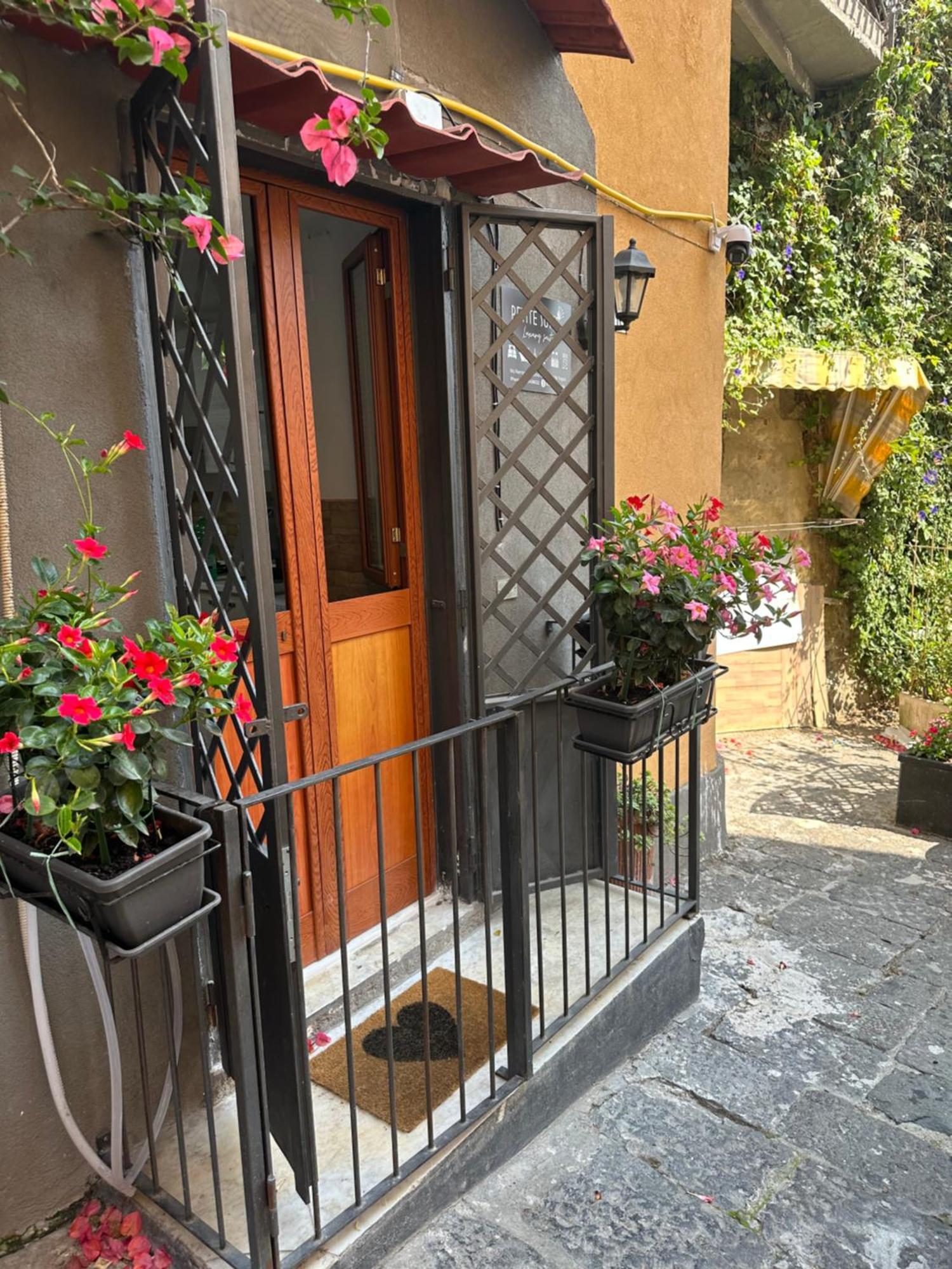 Petite Suite Napoli Esterno foto